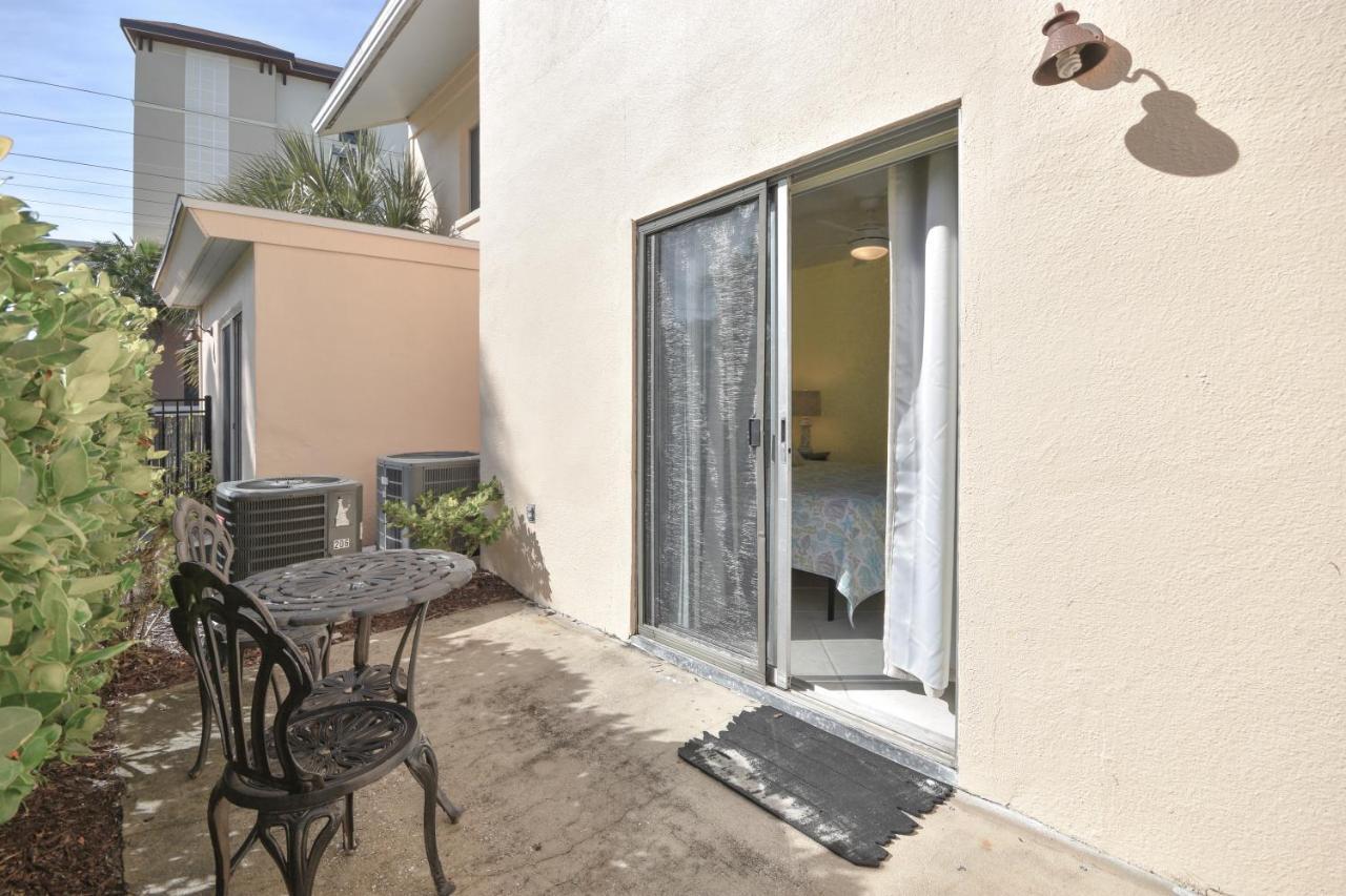 Five Palms Vacation Rentals- Daily - Weekly - Monthly 克利尔沃特 外观 照片