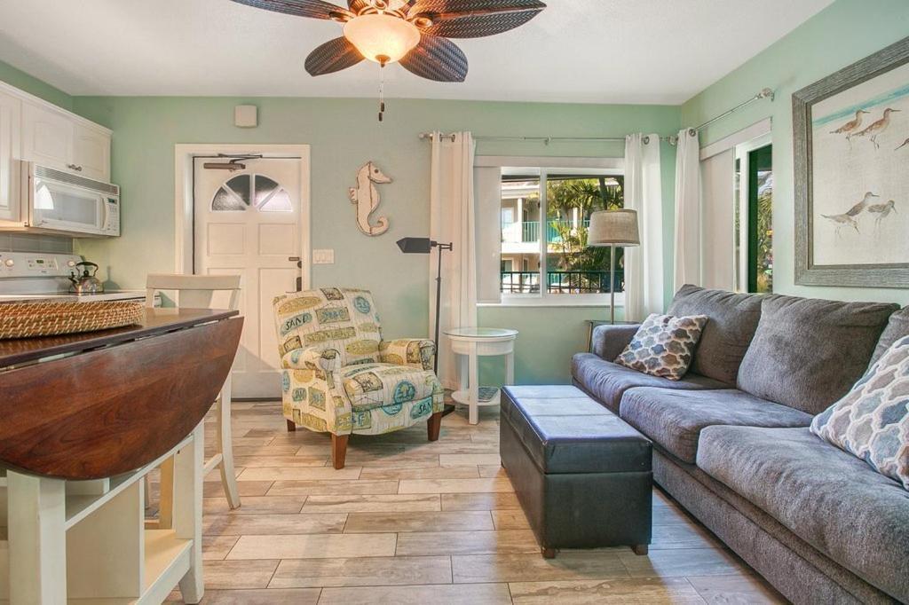 Five Palms Vacation Rentals- Daily - Weekly - Monthly 克利尔沃特 外观 照片